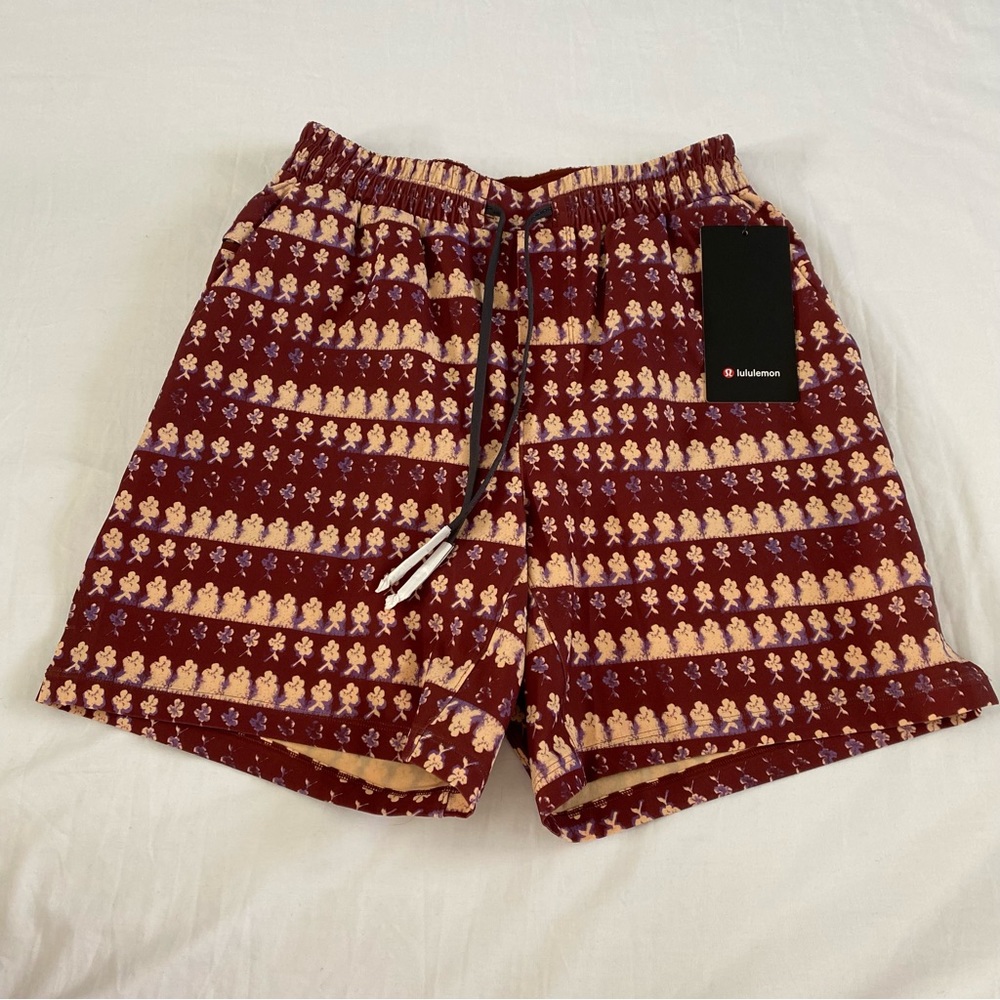 Lululemon Pool Short 7” Swimming Trunks IBDB Red Blue Tan Men’s Size S